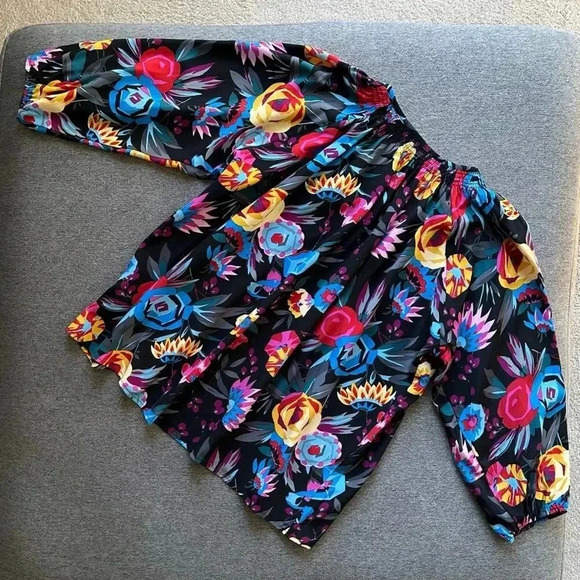 Tucker 100% Silk Black Floral Long Sleeve Button Down Blouse - Picture 10 of 10